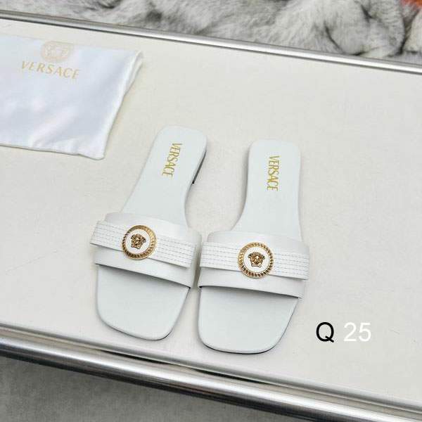 Picture of Versace Slippers _SKUVersacesz35-40JH110243